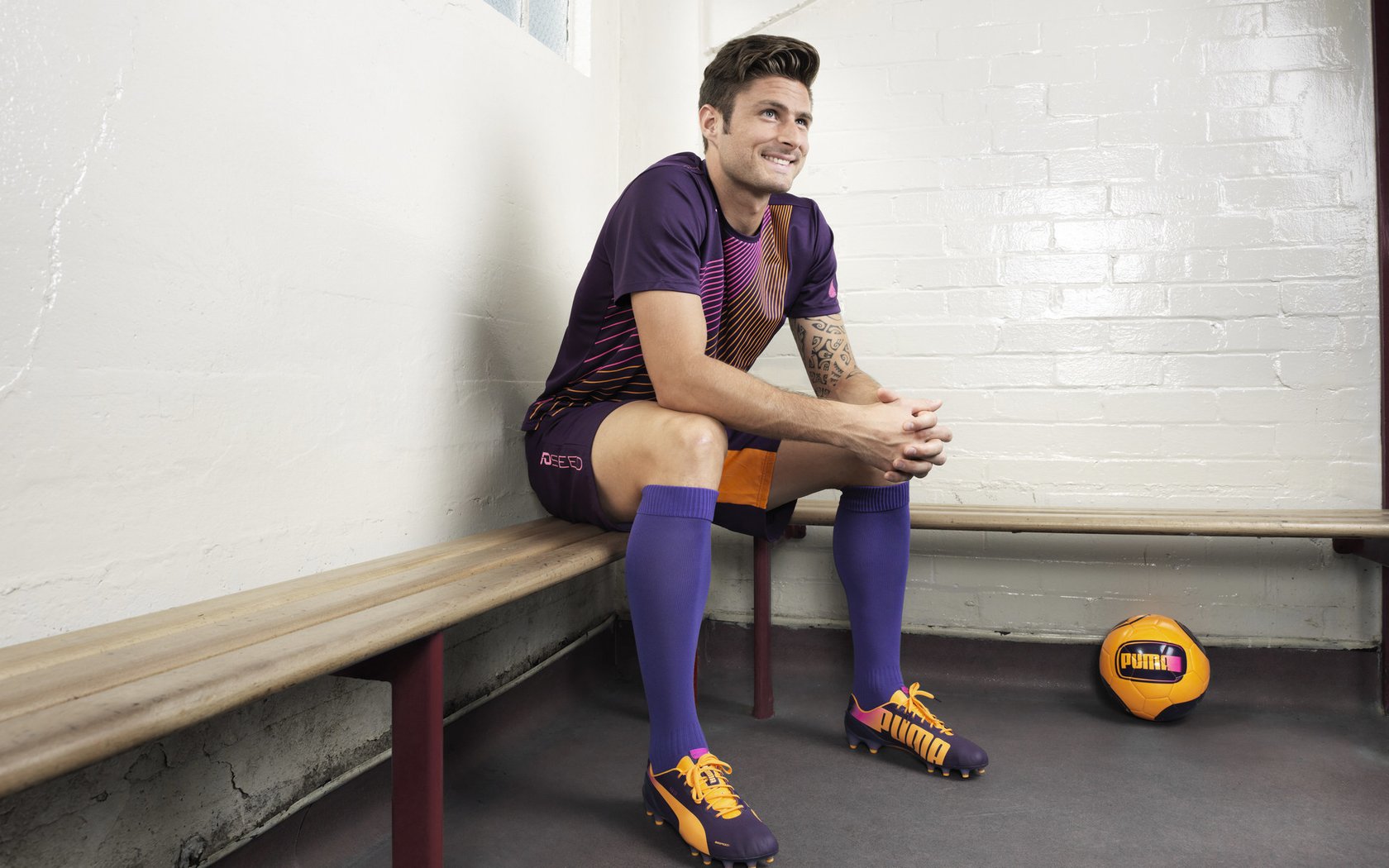 惨败引发巨大舆论压力，球队或将面临内部调整。，球队现状